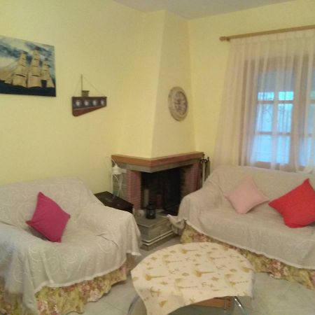 Villa Family Seaside House In Mouries Paralia Dionisiou Exterior foto
